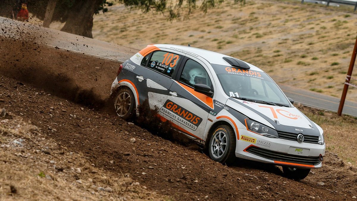 El binomio riocuartense Maximiliano Grandis-Gonzalo Blanco ganaron la Clase A1 del Rally de Cruz del Eje