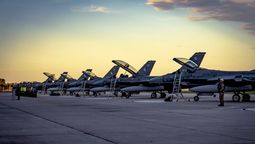 Los F-16 que llegaron el martes.Foto: Andrés Oviedo