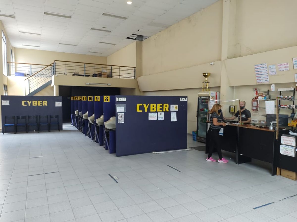 14 máquinas posee el cyber ubicado en el centro de Villa María.