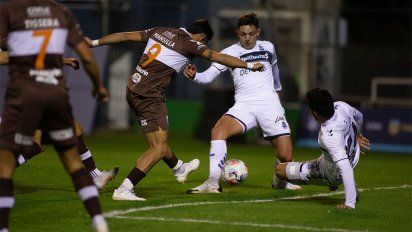 Gimnasia y Platense empataron en el Bosque