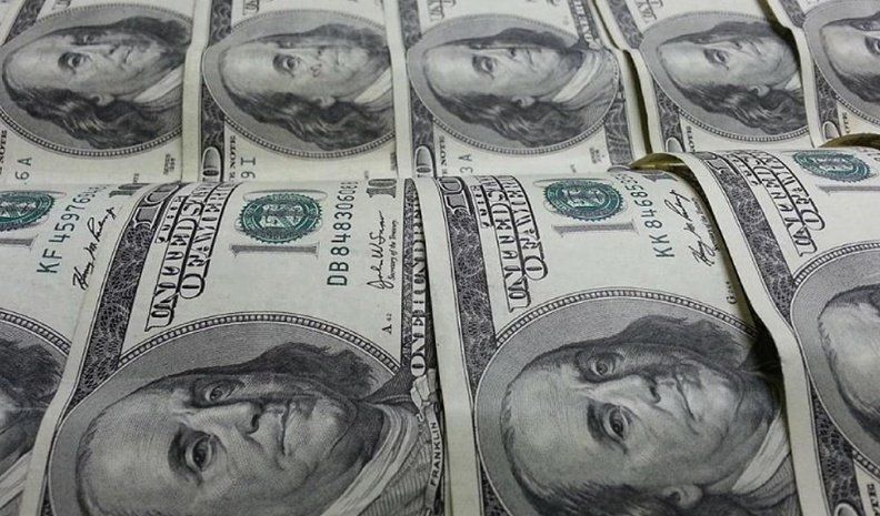 El dólar “solidario” escaló  15 centavos, a 82,50 pesos