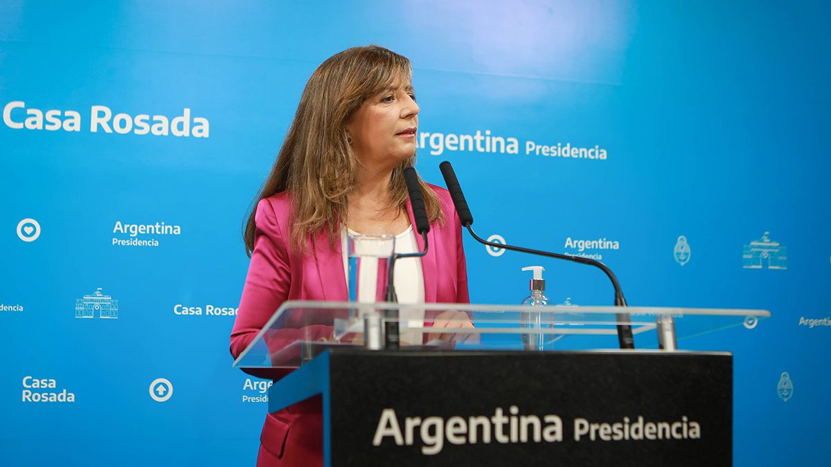 La vocera Cerruti y el ministro Fernández salieron a fijar la posición del Gobierno frente a la protesta de hoy.