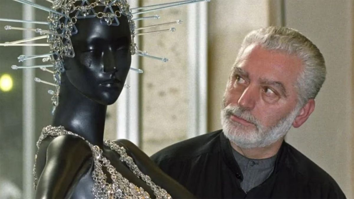 El diseñador español que introdujo el uso del metal en la moda de lujo y fundó una conocida línea de perfumes falleció este viernes en Francia.