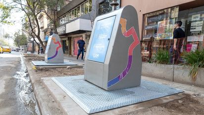 Instalan más contenedores bajo tierra en pleno centro de Córdoba