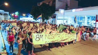 Cerca de quinientas mujeres y disidencias marcharon en la ciudad