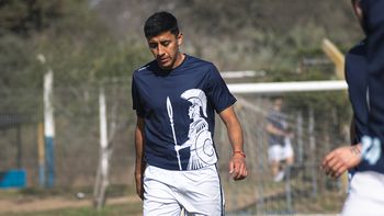 Nicolás Castro es una de las alternativas que maneja Gastón Leva para estar desde el arranque el domingo ante San Martín de Formosa.
