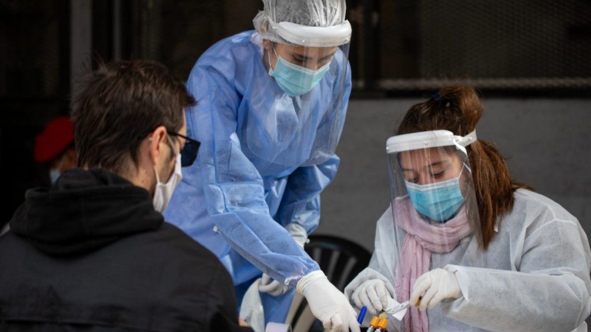 Argentina registró un número récord de casos de coronavirus: 50.506 en las últimas 24 horas.