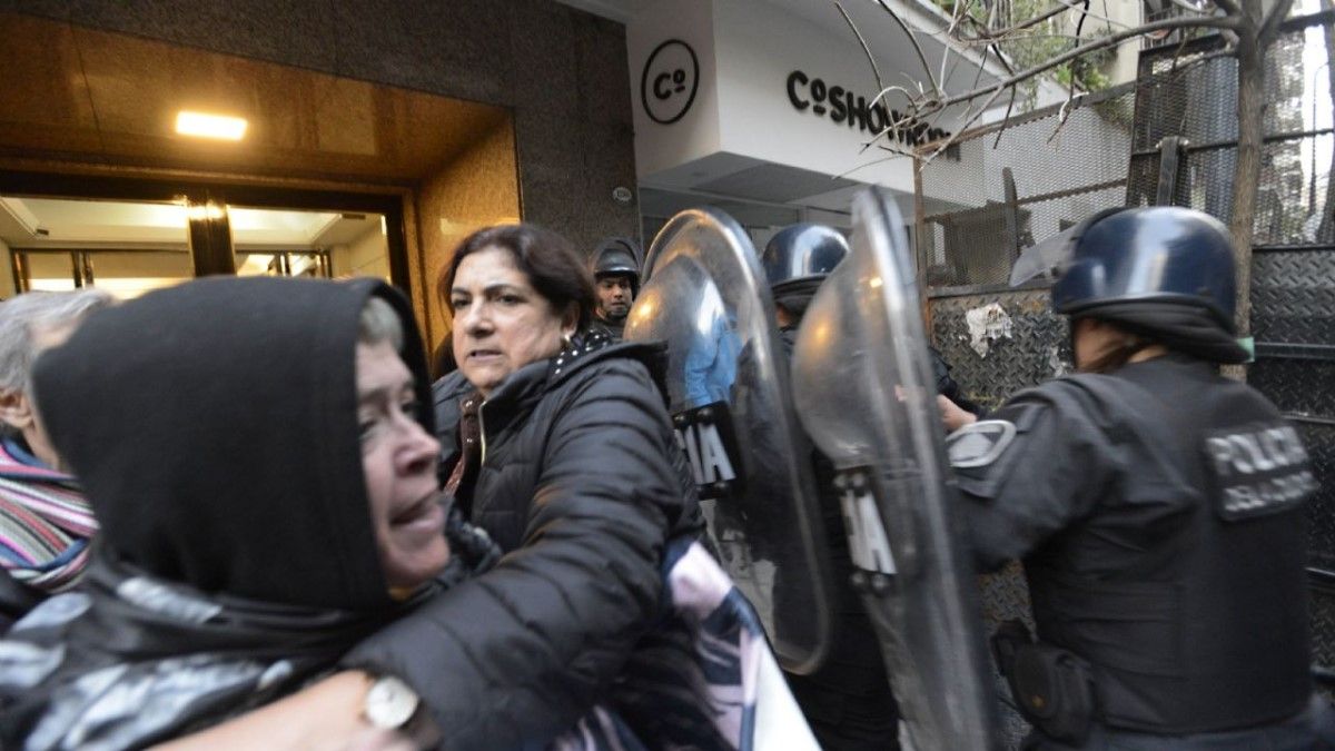Juntos por el Cambio culpó a los manifestantes por la represión de la Policía porteña en Recoleta