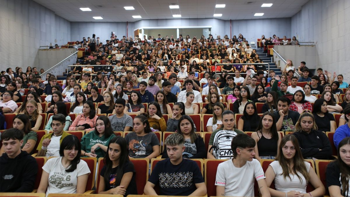 El campus de la Universidad Nacional de Villa María recibió a más de mil ingresantes en su primer día para las distintas carreras.