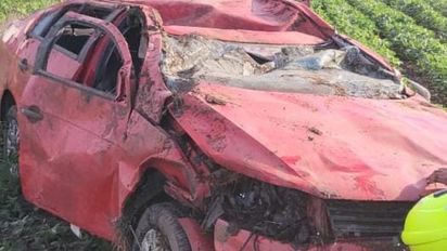 Un auto volcó cerca de Coronel Moldes