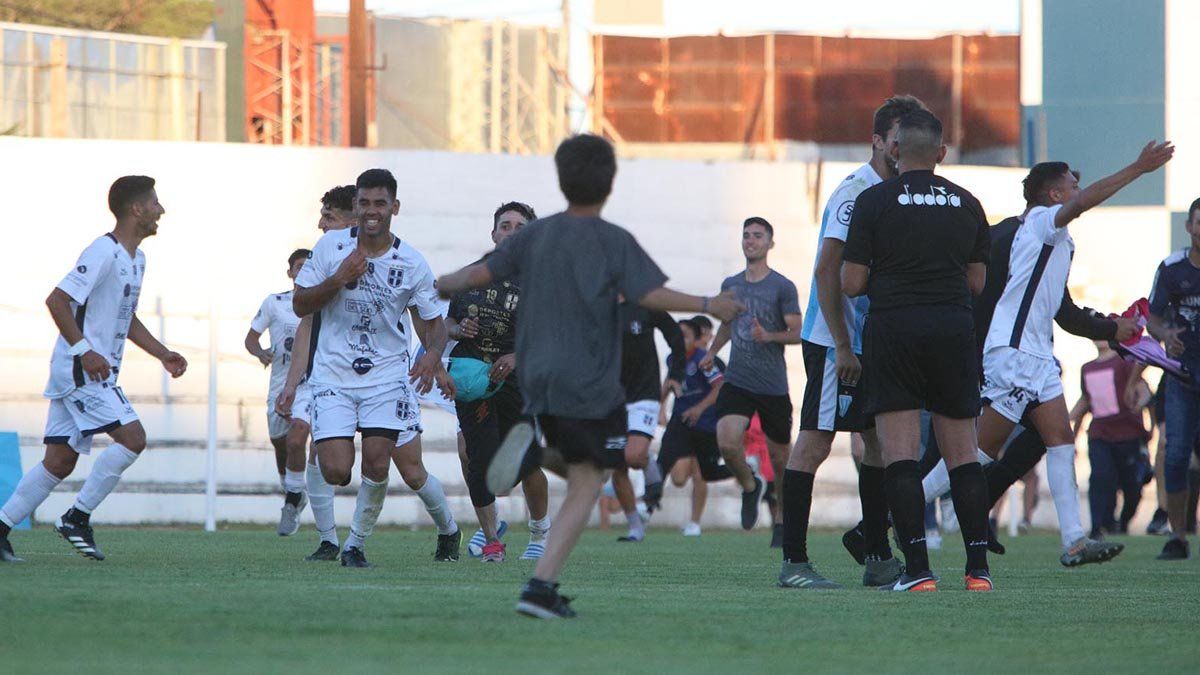Atenas se consagró campeón del torneo apertura de la Liga.