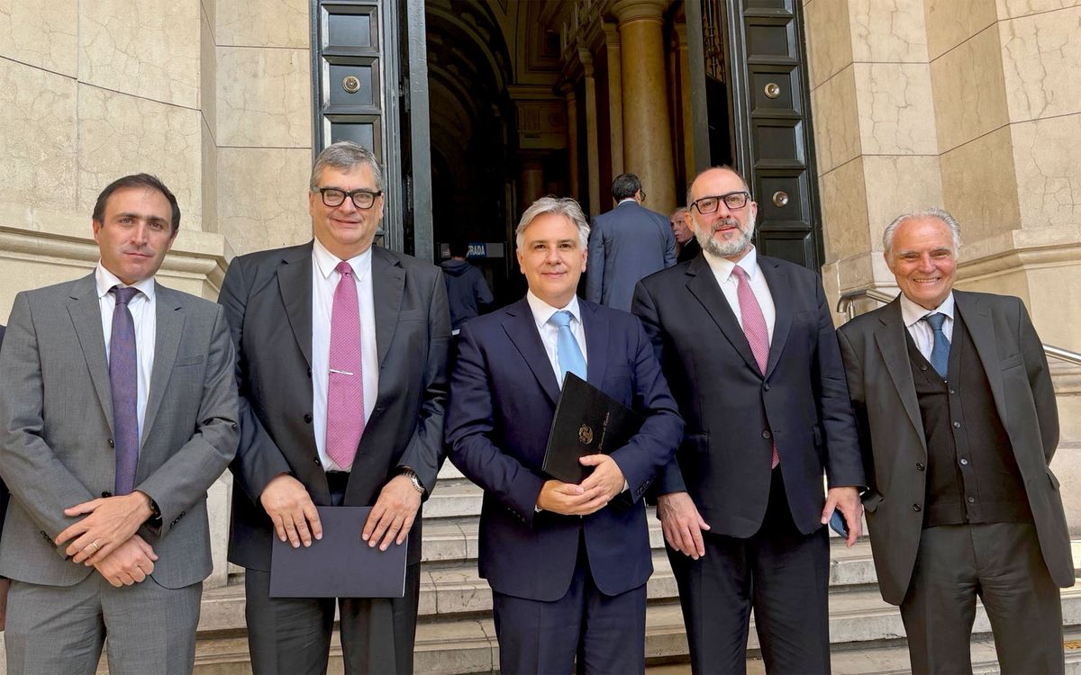 Llaryora Corte 444.jpg