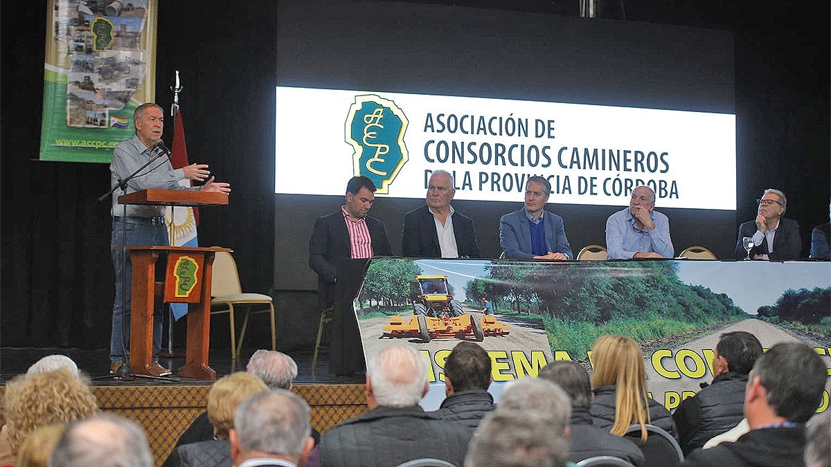 Schiaretti encabeza el Encuentro de Consorcios Camineros de la Provincia