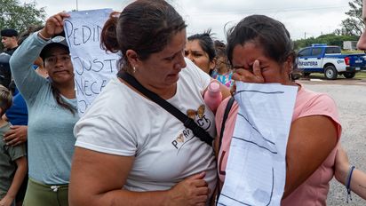 Con una manifestación, piden justicia por el chico apuñalado en un robo a la salida del colegio