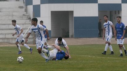 Atenas ganó en condición de local y continúa con chances en el campeonato