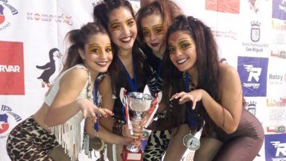 Son de Elena y trajeron de Chile varias medallas de oro en patinaje artístico