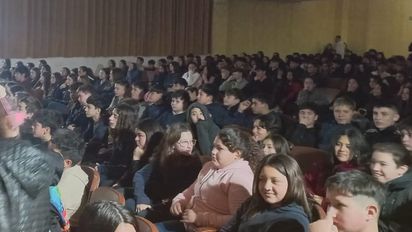 Moldes: con obras de teatro, apuntan al abordaje de problemáticas educativas