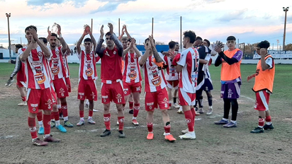 Alumni se florea en primavera y nadie le embarra la cancha