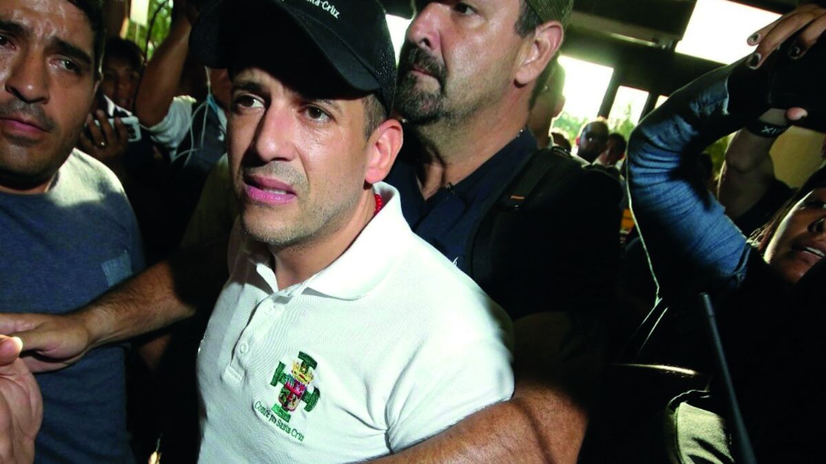 Bolivia: Lafiscalía pidió hoy seis meses de prisión preventiva para el líder opositor LuisFernando Camacho