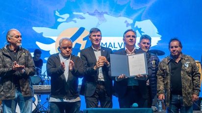Llaryora honró a los héroes en el Día del Veterano y los Caídos de Malvinas