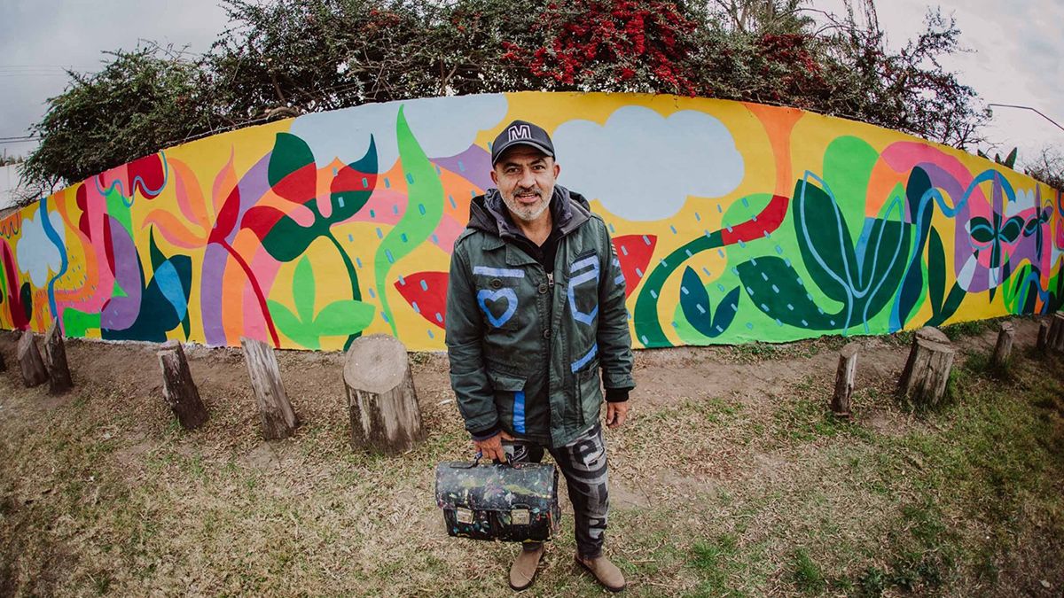 Mario Lange estuvo esta semana en General Cabrera y no solo plasmó su mural Nº 1.419 sino que compartió su rica historia de vida que hoy lo une al arte.