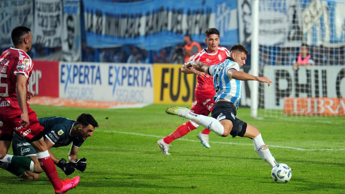 Atlético Tucumán le ganó por 1 a 0 a Barracas Central en Tucumán