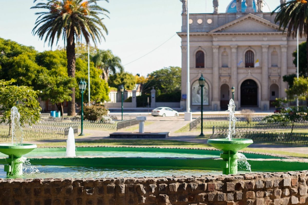 El municipio refuncionalizó la fuente de agua de plaza San Martín
