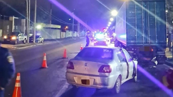 Murió un conductor tras chocar con un camión estacionado en Sabattini Murió un conductor tras chocar con un camión estacionado en Sabattini