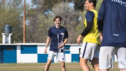Martín Vera y Mauricio Mansilla. El plantel albo entrena con excelente ánimo a la expectiva de meterse entre los ocho mejores del torneo.