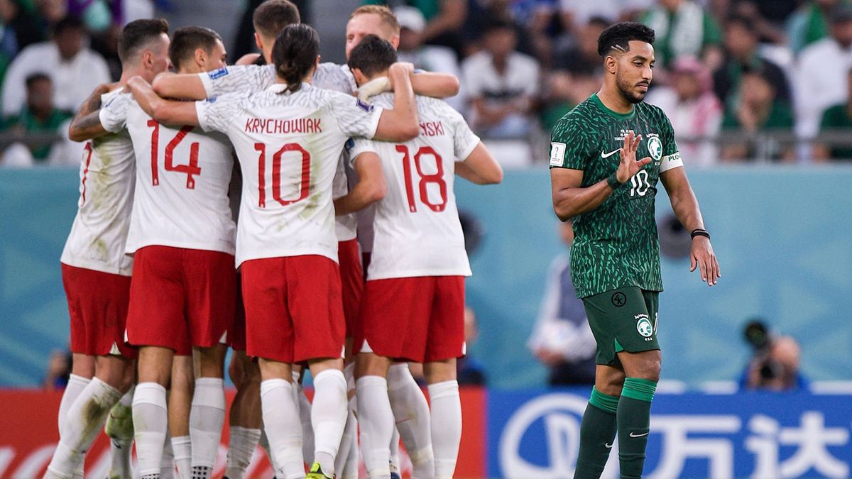 Polonia venció a Arabia Saudita en un duelo clave y le metió presión a la Argentina