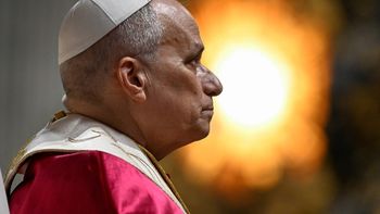 El Vaticano confirmó que mañana operan al papa León XIV por un nódulo pulmonar