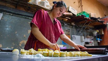 Falta la harina y aplican ahora el aumento al pan: el kilo llega a $ 230