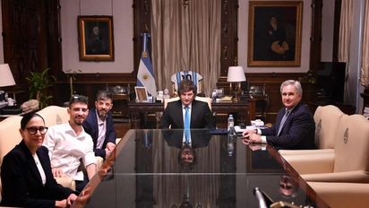 Javier Milei recibió en Casa Rosada a dos argentinos secuestrados por Hamas