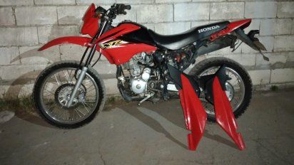 Allanan y secuestran una moto en pasaje Gallo al 1.200