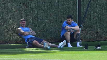 Messi, un espectador de lujo en la práctica de Argentina luego del desahogo ante México