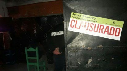 Encerraban a los hijos y convertían la casa en un prostíbulo