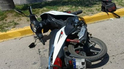 Motociclista con graves heridas en la cabeza al chocar contra un utilitario en el Bello Horizonte