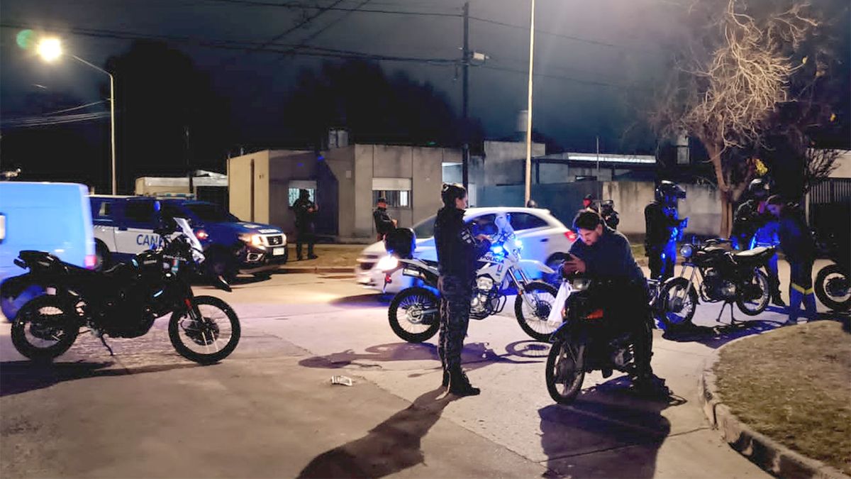 Un joven fue detenido con una réplica de pistola en barrio Alberdi