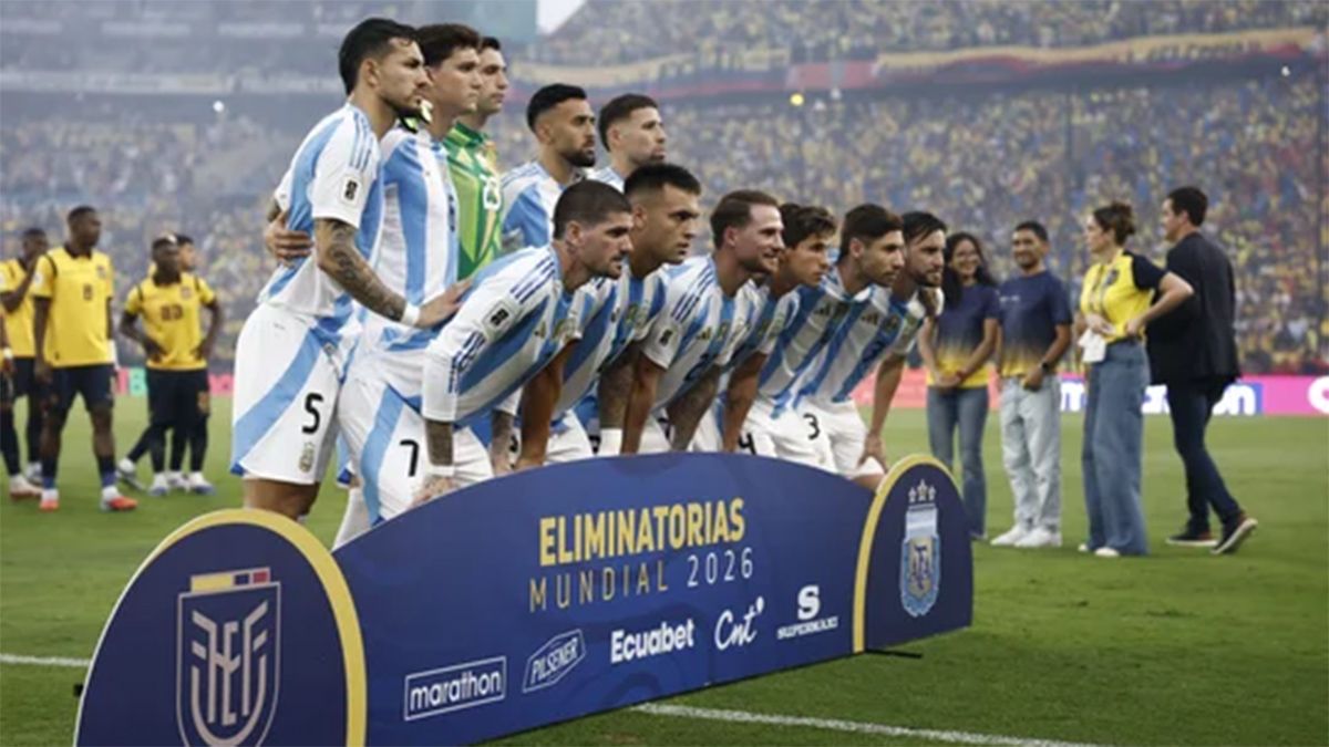 La Selección Argentina festejó la clasificación pese al traspié contra Ecuador. Clasificó primero con gran diferencia de puntos con respecto al segundo